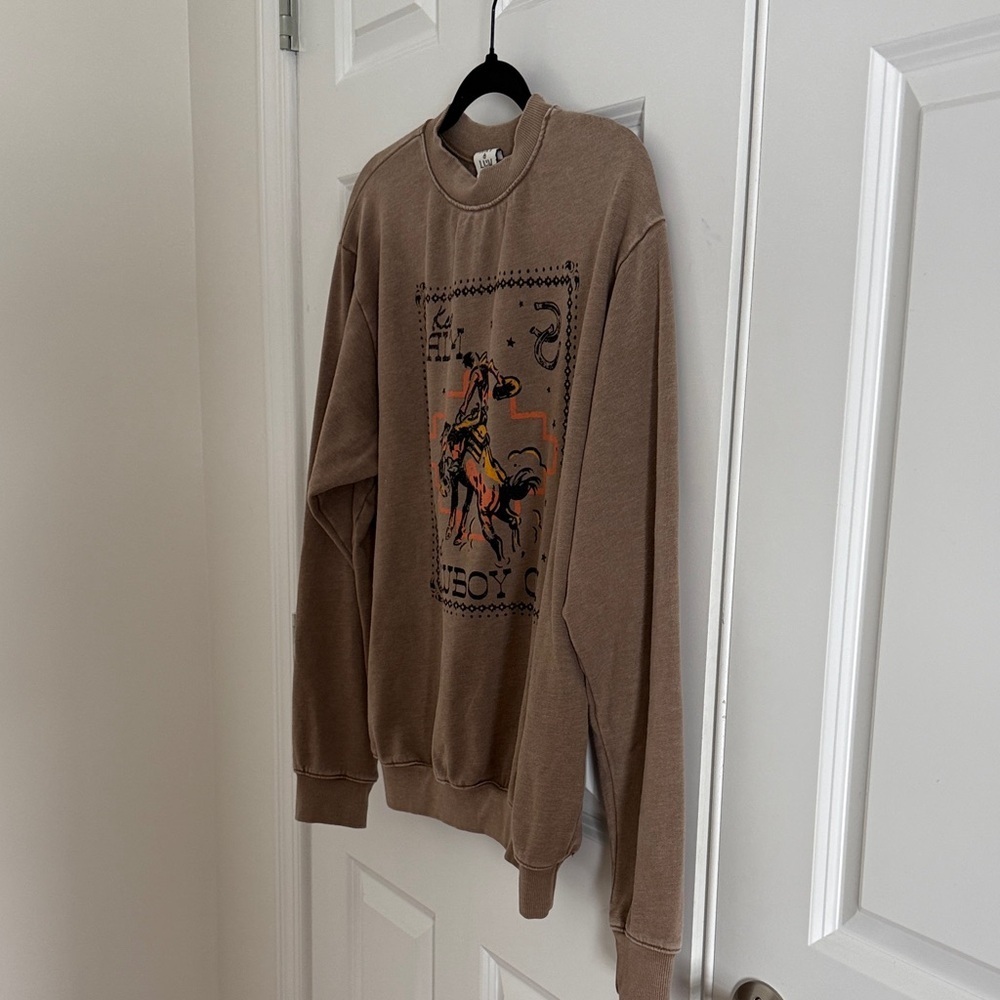 NWOT HRT & LUV Taupe Keep Calm & Cowboy On Sweatshirt - Picture 6 of 7